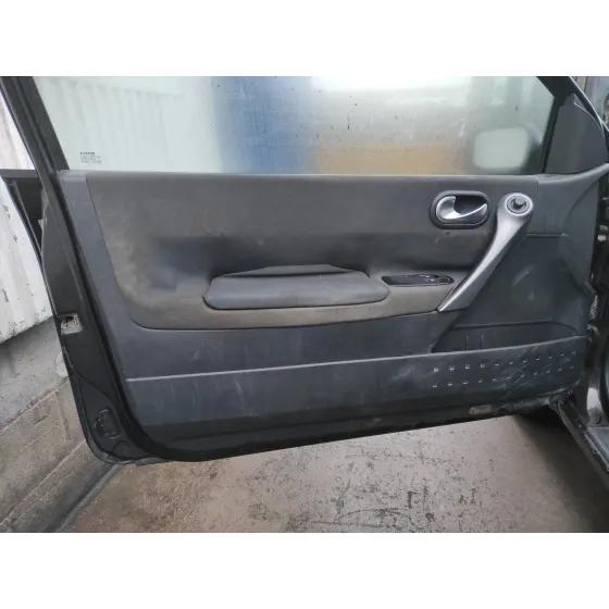 RENAULT MEGANE II BERLINA 3P '2007 * NEGRO