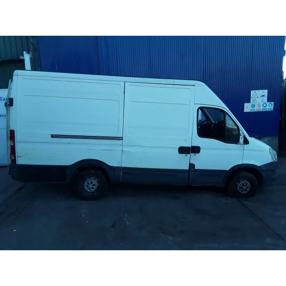 IVECO DAILY KA '2012 CAJA CERRADA GRAN ESPACIO 35S... BATALLA 3300 BLANCO