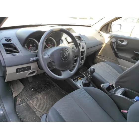 RENAULT MEGANE II BERLINA 5P '2006 1.9 DCI DIESEL FAP NEGRO