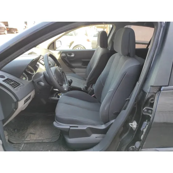 RENAULT MEGANE II BERLINA 5P '2006 1.9 DCI DIESEL FAP NEGRO