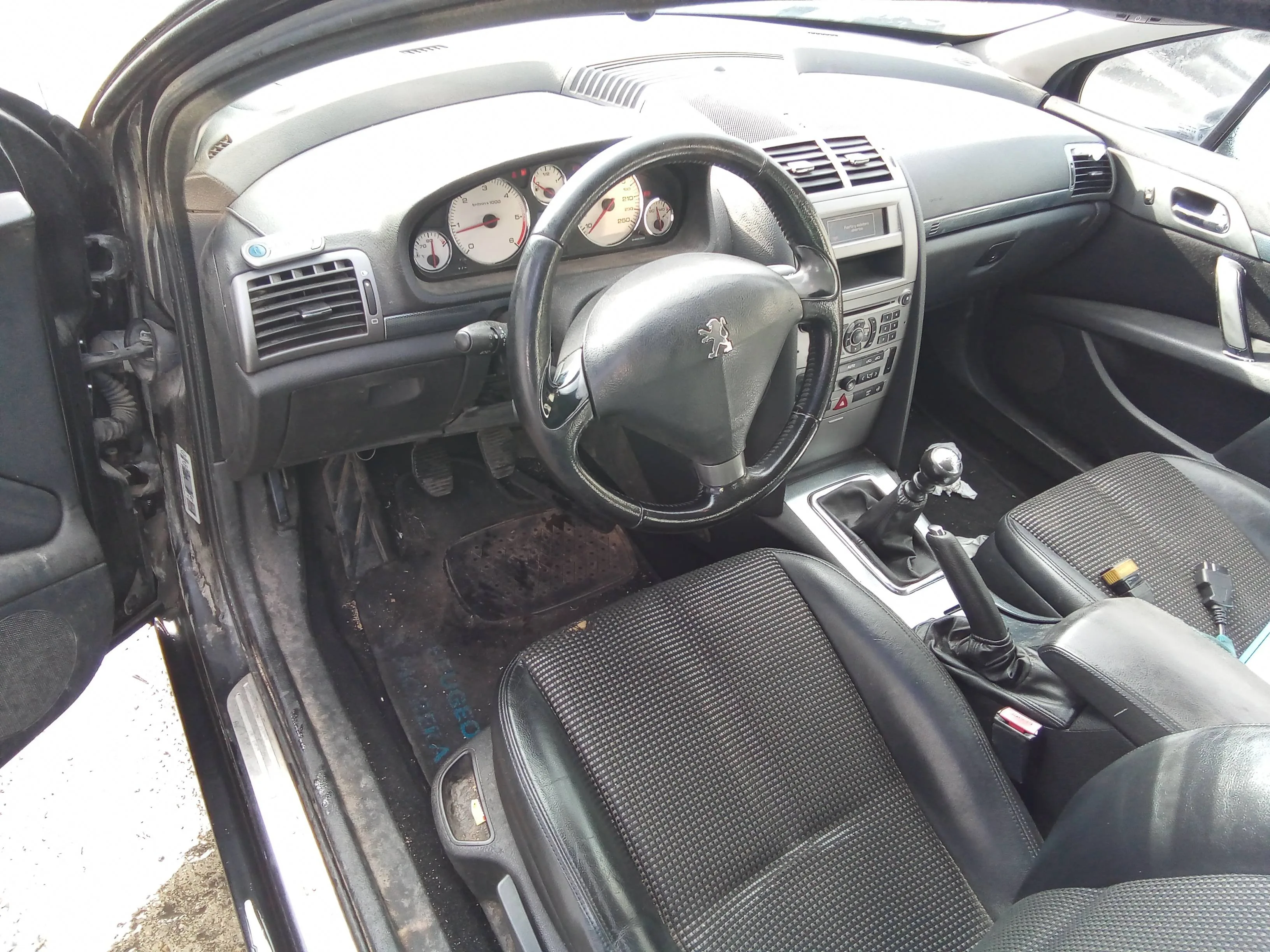 PEUGEOT 407 SW PEUGEOT 407 SW '2005 2.0 16V HDI FAP CAT (RHR / DW10BTED4) NEGRO 2004