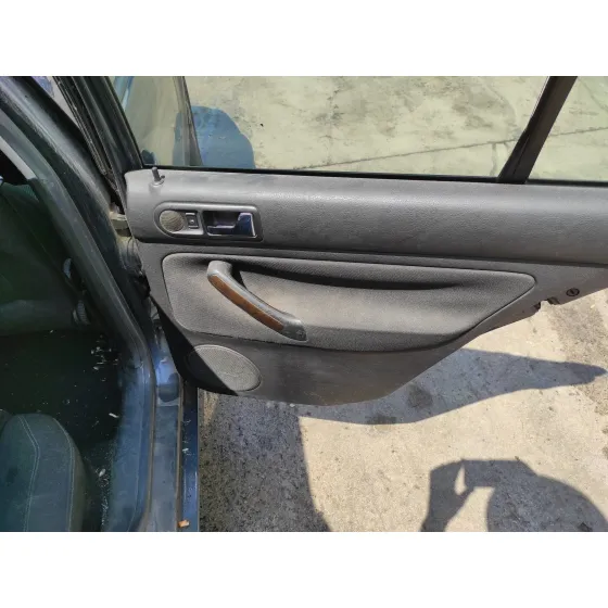 VOLKSWAGEN GOLF IV BERLINA (1J1) '2002 1.9 TDI GRIS