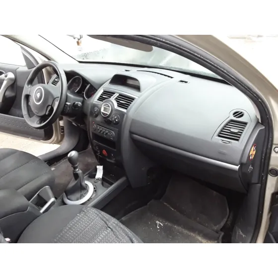 RENAULT MEGANE II BERLINA 5P '2008 1.5 DCI DIESEL PLATA