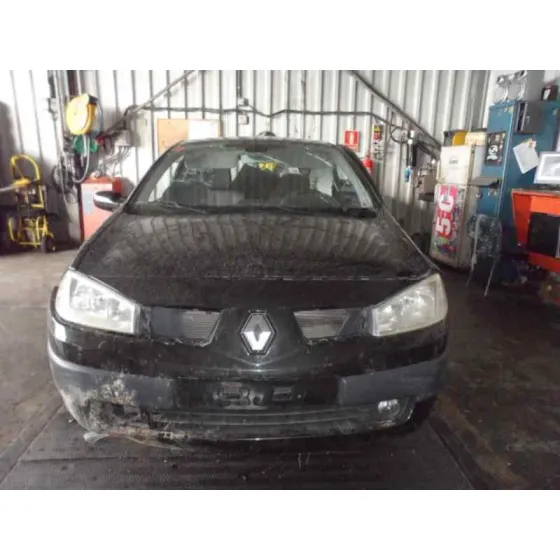 RENAULT MEGANE II BERLINA 3P '2005 1.4 16V NEGRO