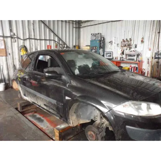 RENAULT MEGANE II BERLINA 3P '2005 1.4 16V NEGRO