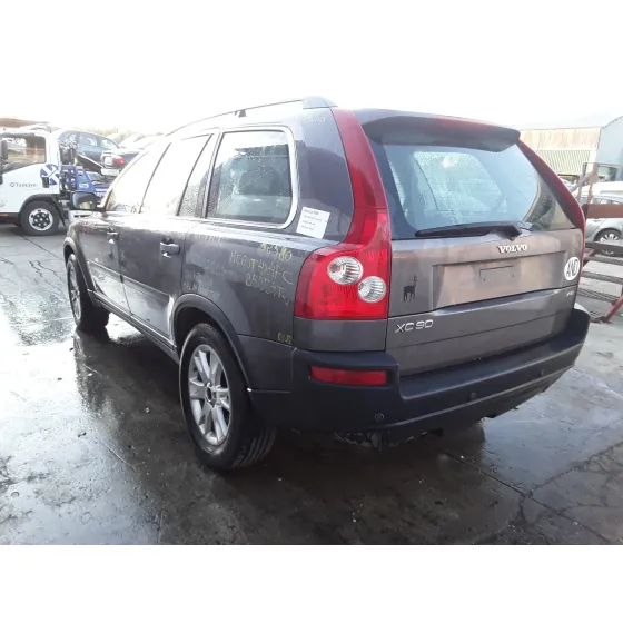 VOLVO XC90 '2004 2.5 20V TURBO CAT MARRON