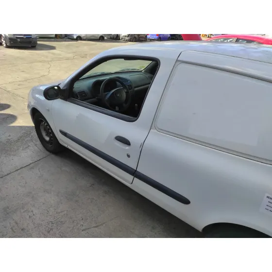 RENAULT CLIO II FASE II (B/CB0) '2006 1.5 DCI DIESEL BLANCO