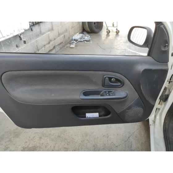 RENAULT CLIO II FASE II (B/CB0) '2006 1.5 DCI DIESEL BLANCO