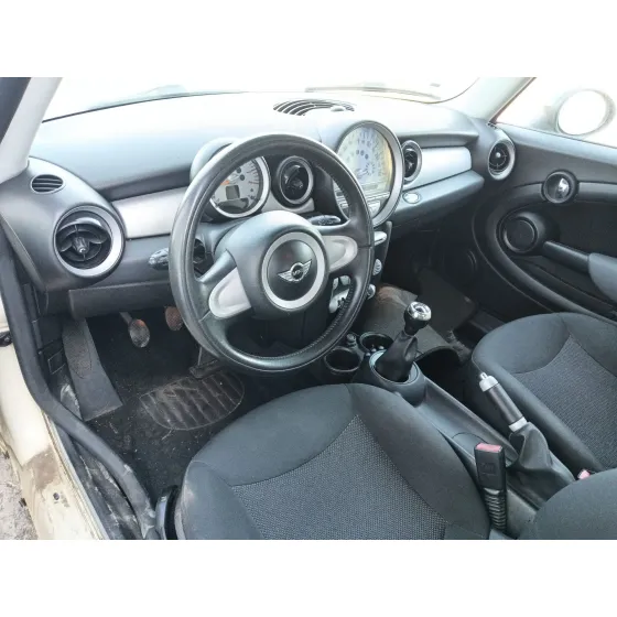 Mini MINI (R56) 2006