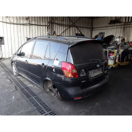 TOYOTA COROLLA VERSO (E12) '2004 1.6 LINEA TERRA NEGRO
