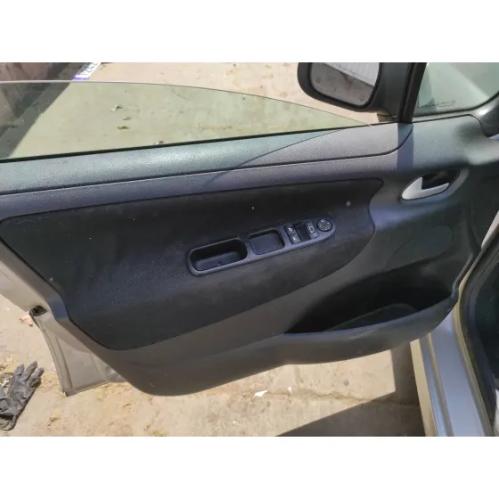 PEUGEOT 207 '2008 1.4 PLATA