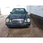 MERCEDES-BENZ CLASE E (W210) BERLINA MERCEDES CLASE E (W210) BERLINA '1998 2.4 V6 18V CAT AZUL 1995