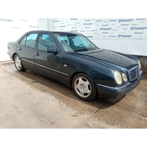 MERCEDES CLASE E (W210) BERLINA '1998 2.4 V6 18V CAT AZUL
