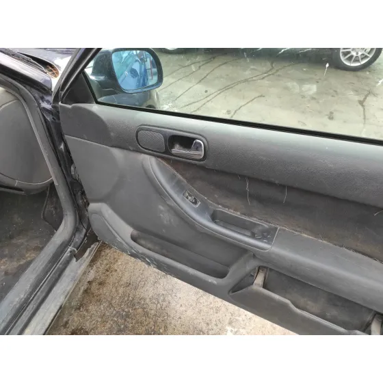 AUDI A3 (8L) '2000 1.9 TDI AZUL MARINO