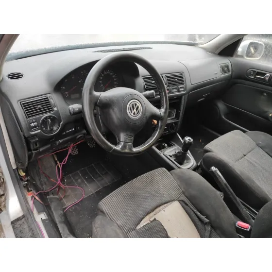 VOLKSWAGEN GOLF IV BERLINA (1J1) '1999 * PLATA