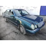 MERCEDES-BENZ CLASE E (W210) BERLINA MERCEDES CLASE E (W210) BERLINA '1998 2.4 V6 18V CAT VERDE 1995