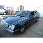 MERCEDES-BENZ CLASE E (W210) BERLINA MERCEDES CLASE E (W210) BERLINA '1998 2.4 V6 18V CAT VERDE 1995