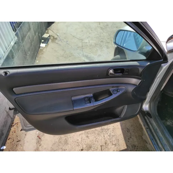 AUDI A4 BERLINA (B5) '1997 1.9 TDI PLATA