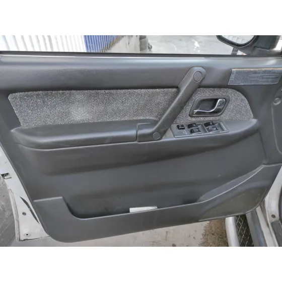 MITSUBISHI MONTERO (V20/V40) '2000 2.8 TURBODIESEL BLANCO