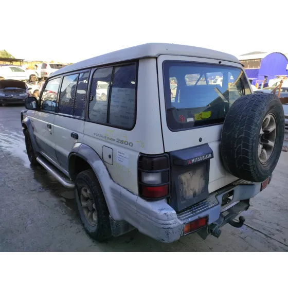 MITSUBISHI MONTERO (V20/V40) '2000 2.8 TURBODIESEL BLANCO