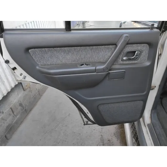 MITSUBISHI MONTERO (V20/V40) '2000 2.8 TURBODIESEL BLANCO