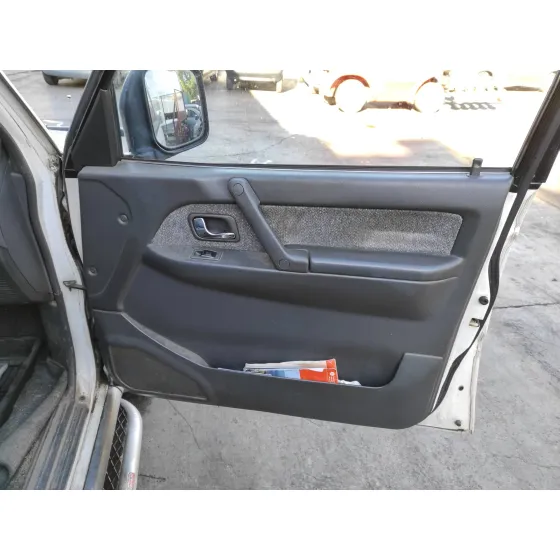 MITSUBISHI MONTERO (V20/V40) '2000 2.8 TURBODIESEL BLANCO