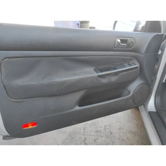 VOLKSWAGEN GOLF IV BERLINA (1J1) '1999 1.6 PLATA