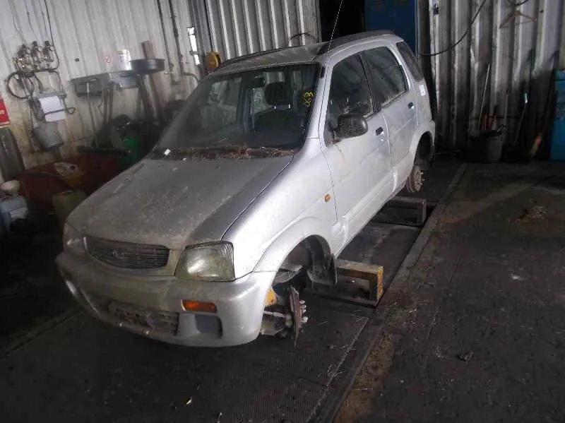 DAIHATSU TERIOS (J100) DAIHATSU TERIOS (J100) '1999 1.3 CAT PLATA 1997