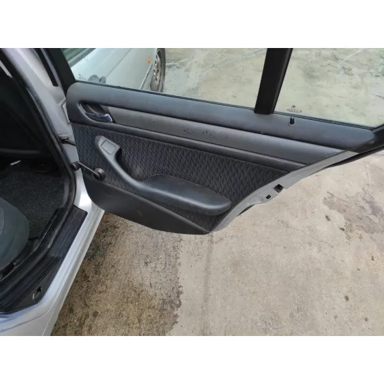 BMW SERIE 3 BERLINA (E46) '1999 2.0 16V DIESEL CAT PLATA