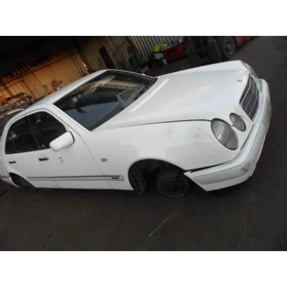 MERCEDES CLASE E (W210) BERLINA DIESEL '1996 300 DIESEL (210.020) BLANCO