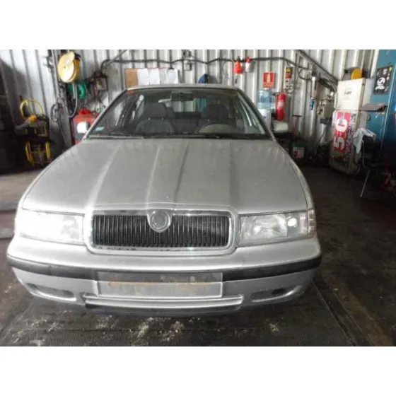 SKODA OCTAVIA BERLINA (1U2) '2000 1.6 PLATA