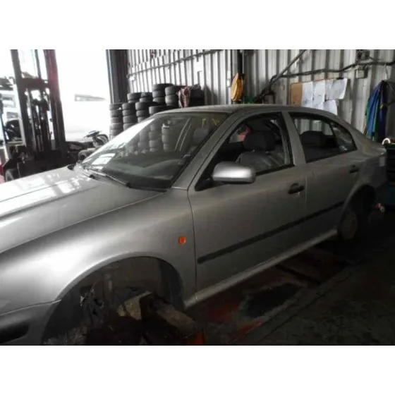SKODA OCTAVIA BERLINA (1U2) '2000 1.6 PLATA