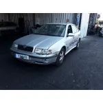 SKODA OCTAVIA BERLINA (1U2) SKODA OCTAVIA BERLINA (1U2) '1998 1.8 CAT (AGN) PLATA 1998