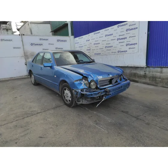 MERCEDES CLASE E (W210) BERLINA '1998 * AZUL