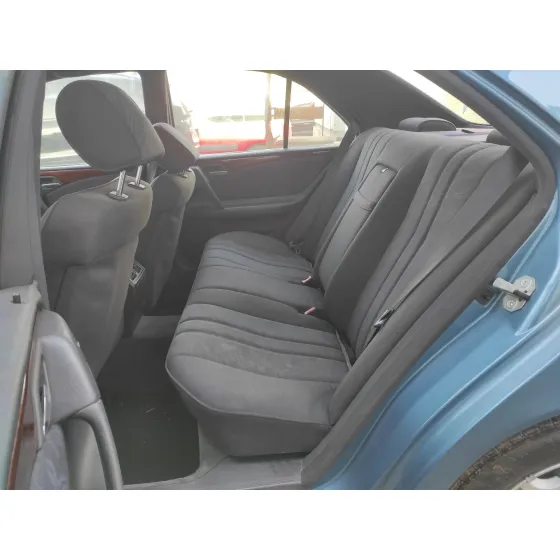 MERCEDES CLASE E (W210) BERLINA '1998 * AZUL