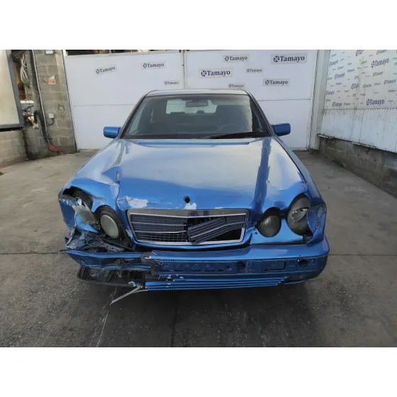 MERCEDES CLASE E (W210) BERLINA '1998 * AZUL