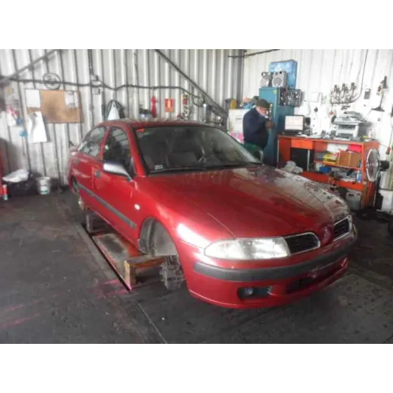 MITSUBISHI CARISMA BERLINA 4 (DA0) '2000 1.9 TURBODIESEL GRANATE