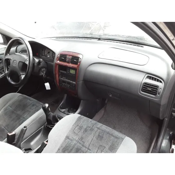 MAZDA 626 BERLINA (GF) '1999 2.0 16V CAT VERDE