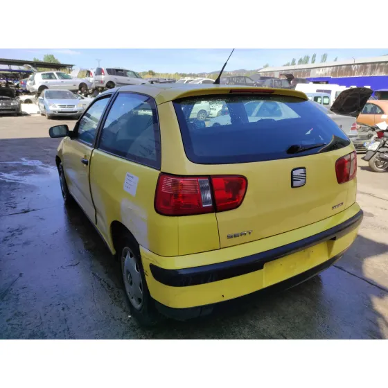 SEAT IBIZA (6K1) '2000 1.4 AMARILLO