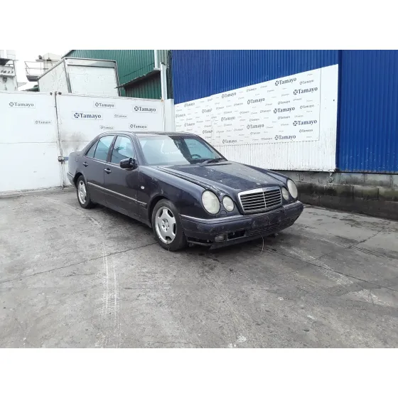 MERCEDES CLASE E (W210) BERLINA '1998 * AZUL