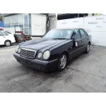 MERCEDES-BENZ CLASE E (W210) BERLINA MERCEDES CLASE E (W210) BERLINA '1998 * AZUL 1995