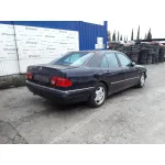 MERCEDES-BENZ CLASE E (W210) BERLINA MERCEDES CLASE E (W210) BERLINA '1998 * AZUL 1995