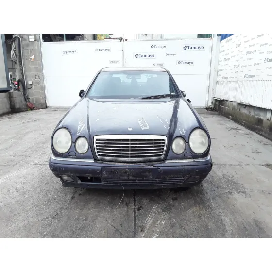 MERCEDES CLASE E (W210) BERLINA '1998 * AZUL