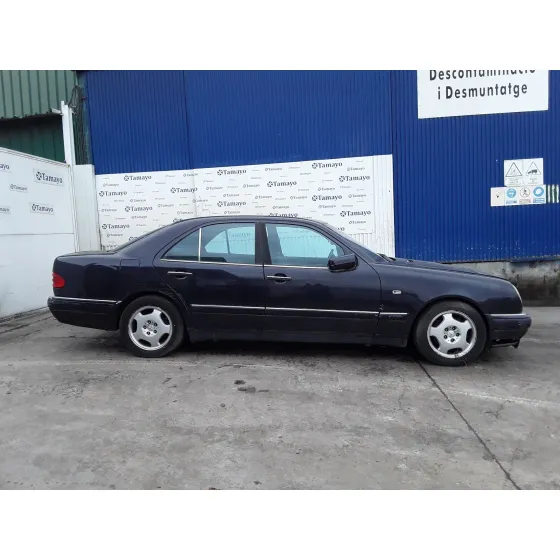 MERCEDES CLASE E (W210) BERLINA '1998 * AZUL