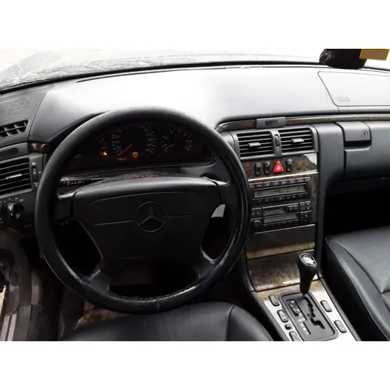 MERCEDES CLASE E (W210) BERLINA '1998 * AZUL