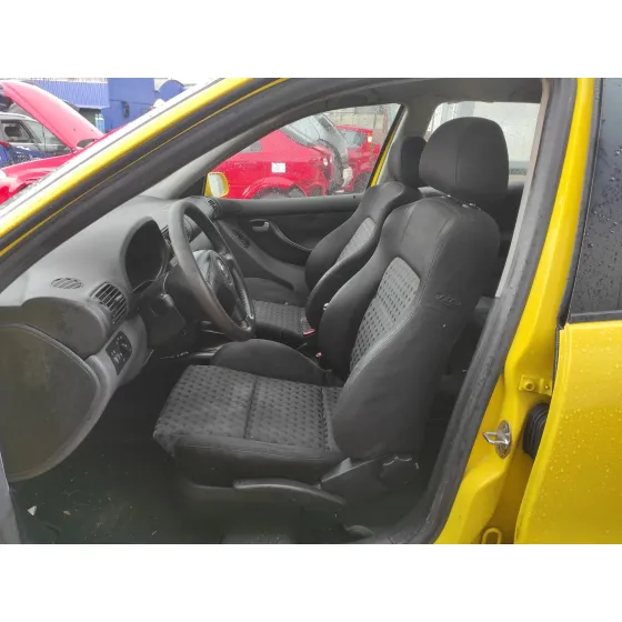 SEAT LEON (1M1) '2000 * AMARILLO
