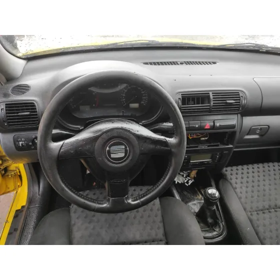 SEAT LEON (1M1) '2000 * AMARILLO