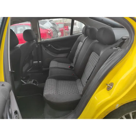 SEAT LEON (1M1) '2000 * AMARILLO