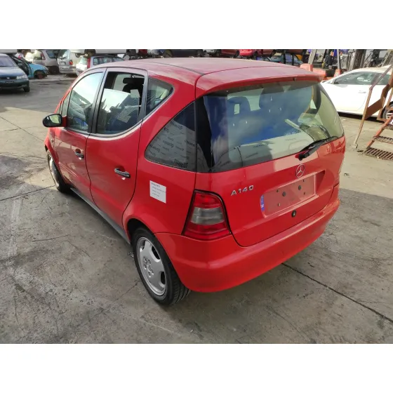 MERCEDES CLASE A (W168) '1999 1.4 CAT ROJO