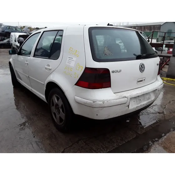 VOLKSWAGEN GOLF IV BERLINA (1J1) '1999 1.9 TDI BLANCO